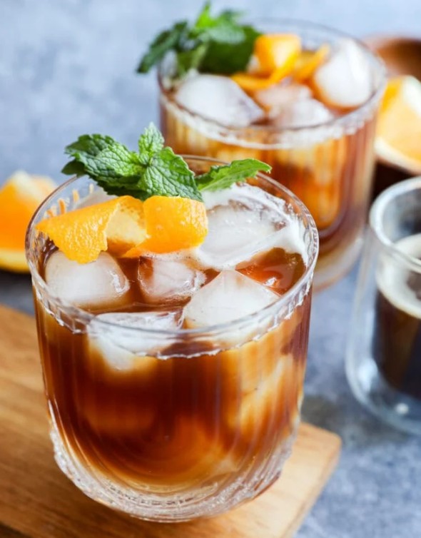 Espresso Tonic: La bebida burbujeante que está destronando al Café Helado