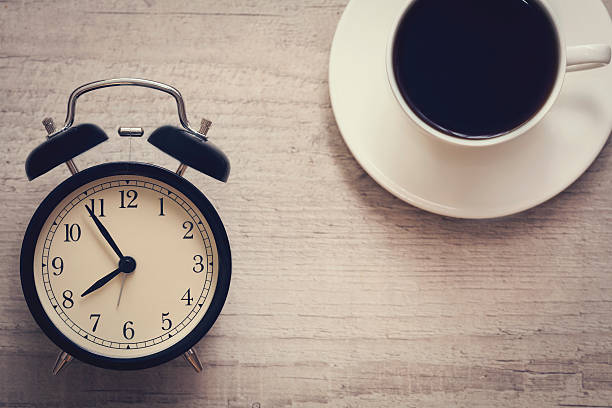 Deja de tomar café apenas te despiertas: La regla de los 90 minutos